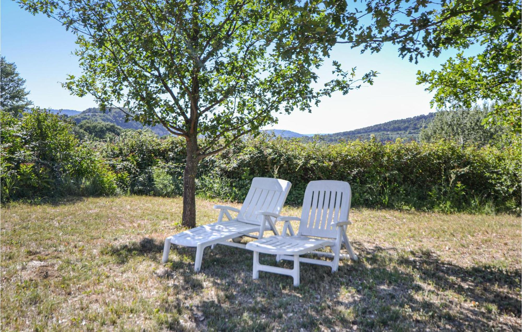 1 Bedroom Pet Friendly Home In Entrechaux Buitenkant foto