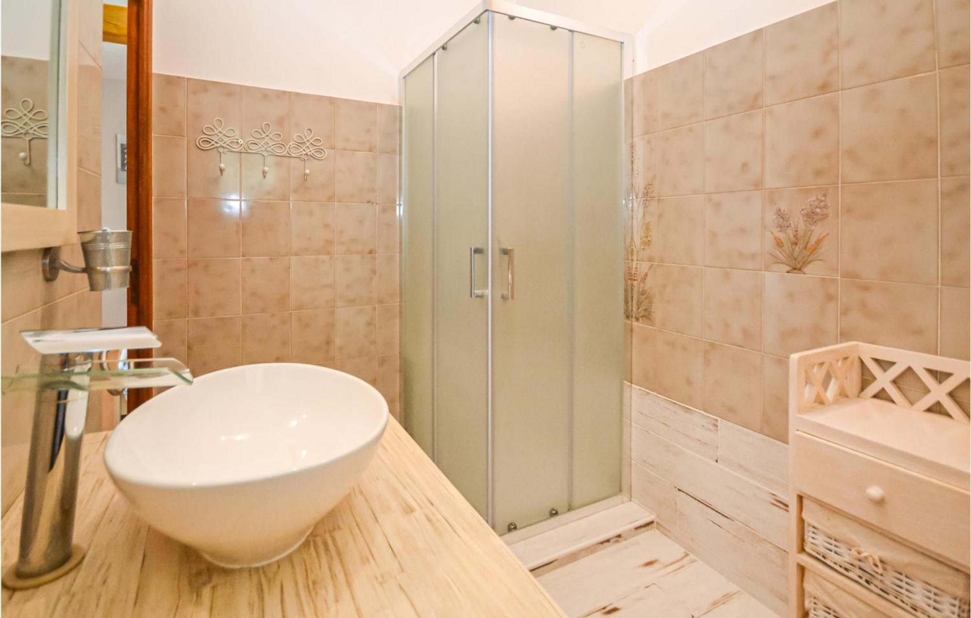 1 Bedroom Pet Friendly Home In Entrechaux Kamer foto